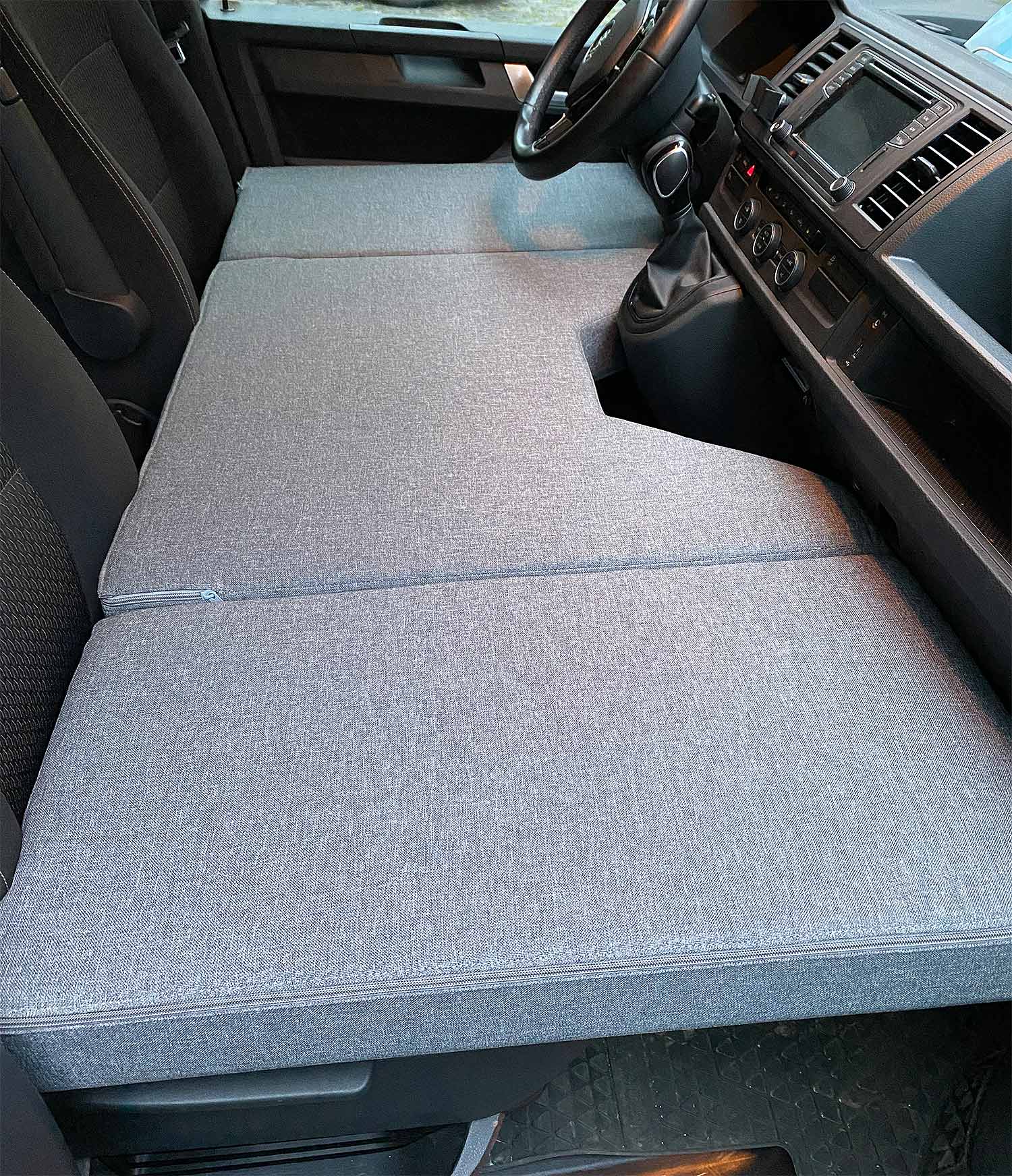 VW T5 und T6 Schlafmatratze Kinderbett im Fahrerraum zum Klappen 02/03