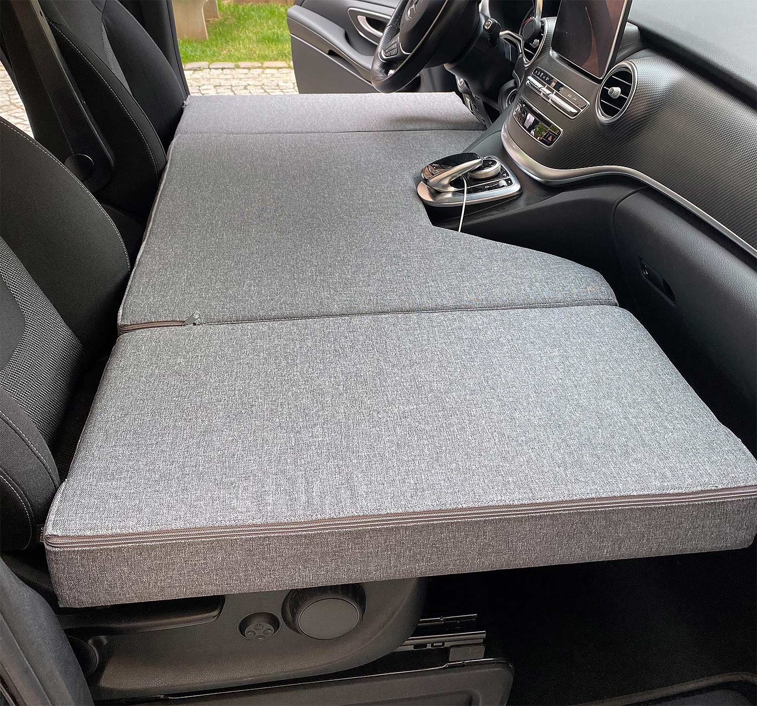 VW T5 und T6 Schlafmatratze Kinderbett im Fahrerraum zum Klappen 02/03