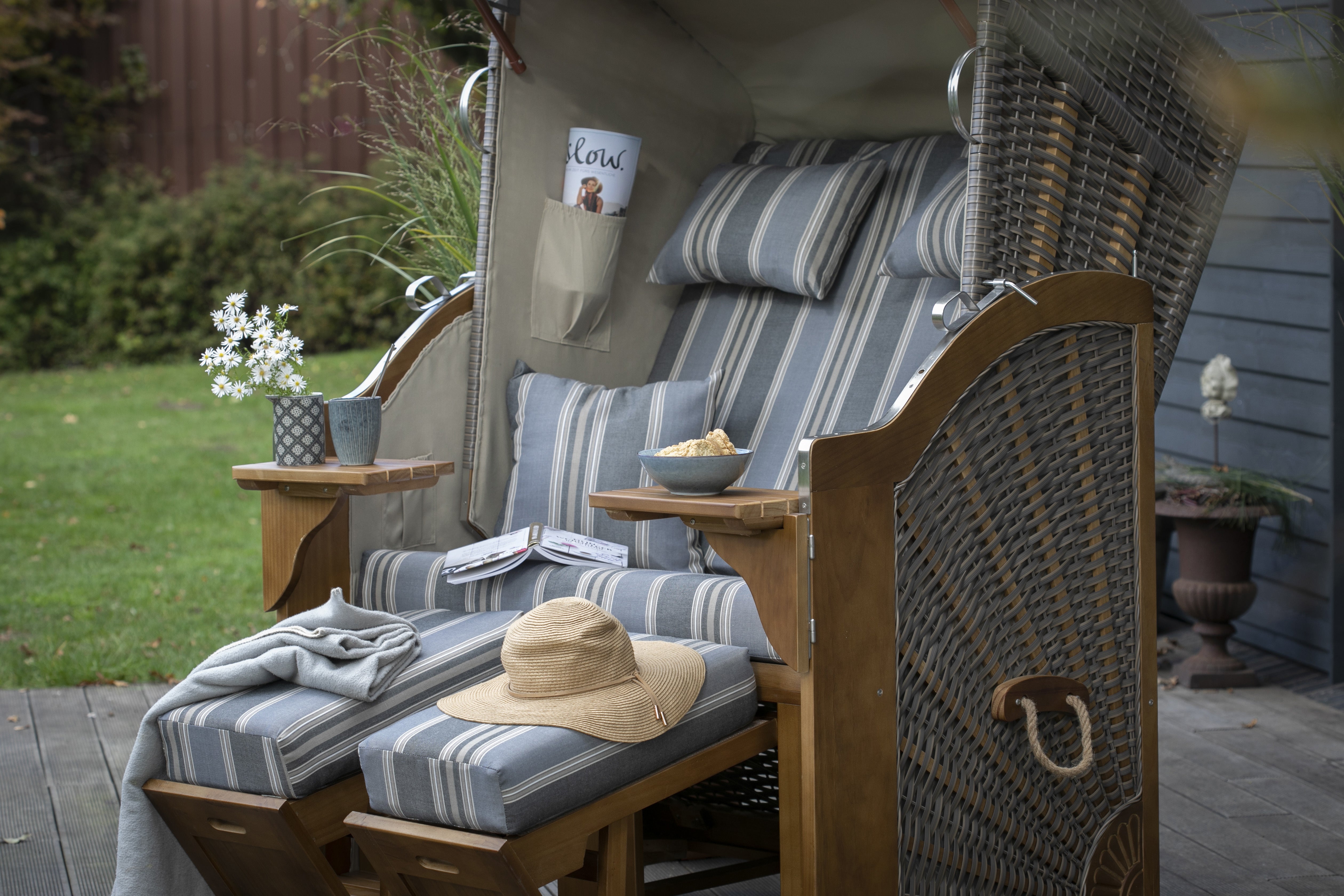 Strandkorb Schleswig Dessin 555 inkl. Feuerschale IDAHO