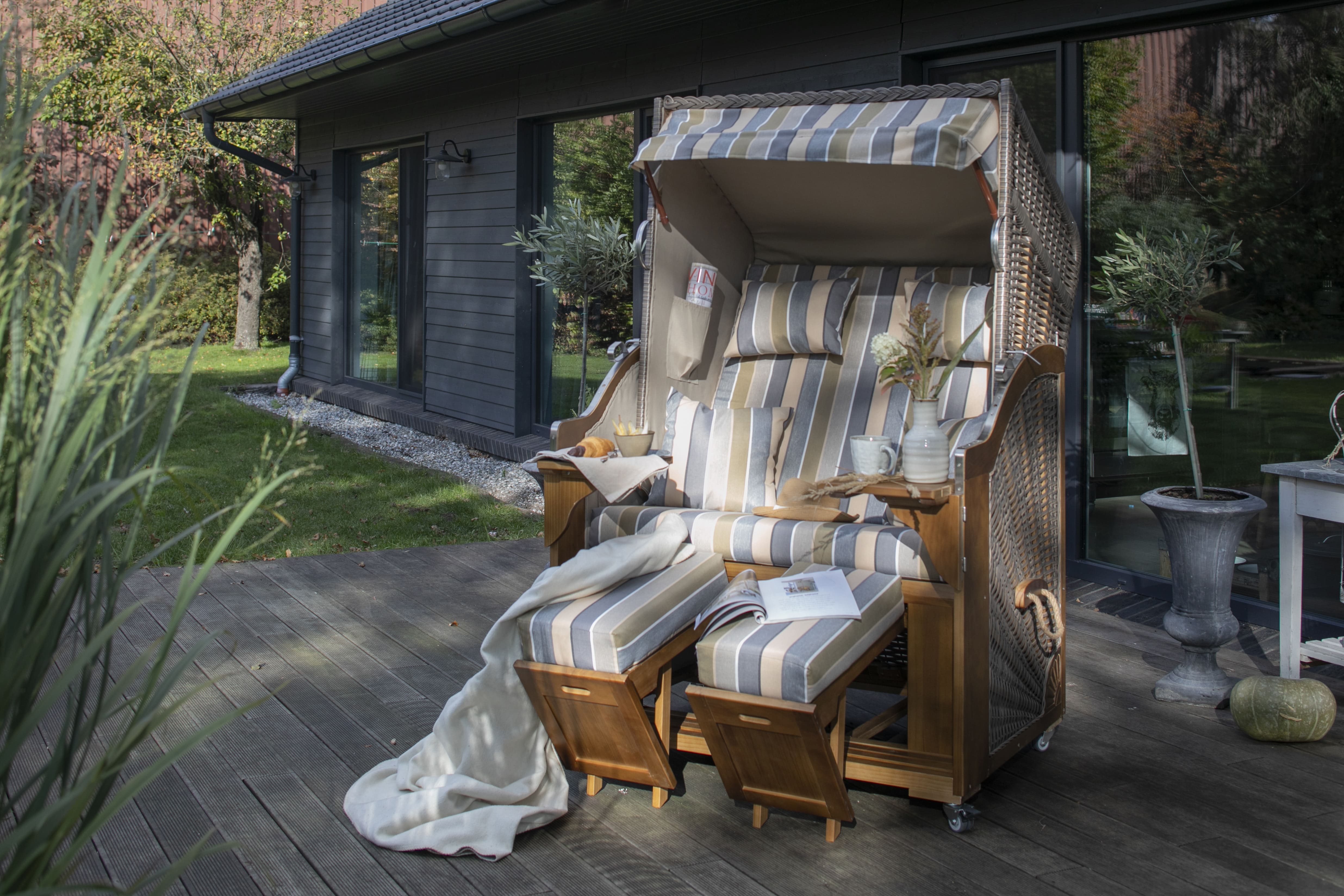 Strandkorb Schleswig Dessin 557 inkl. Sekt-/Champagnerkühler