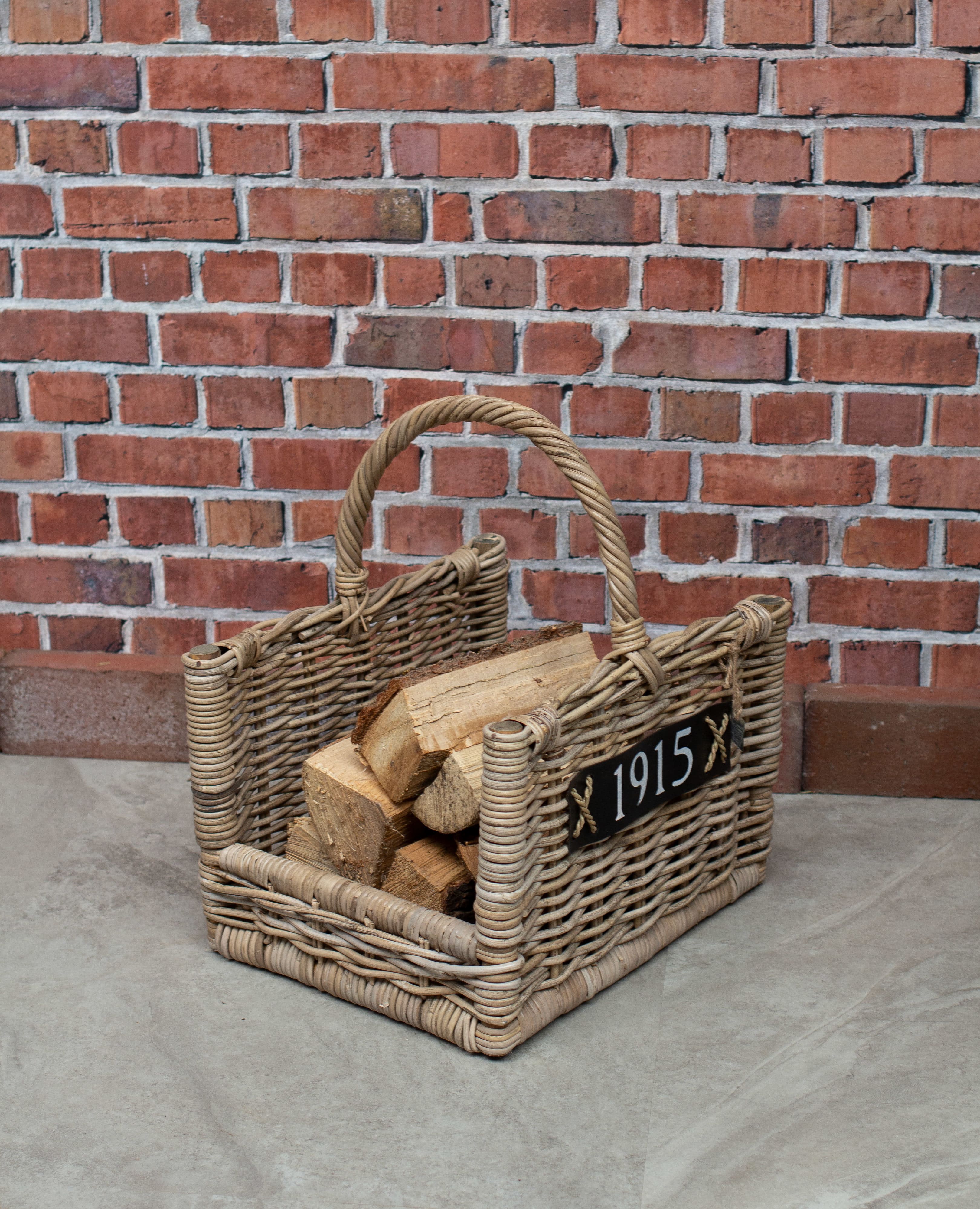 Kaminholzkorb aus Rattangeflecht