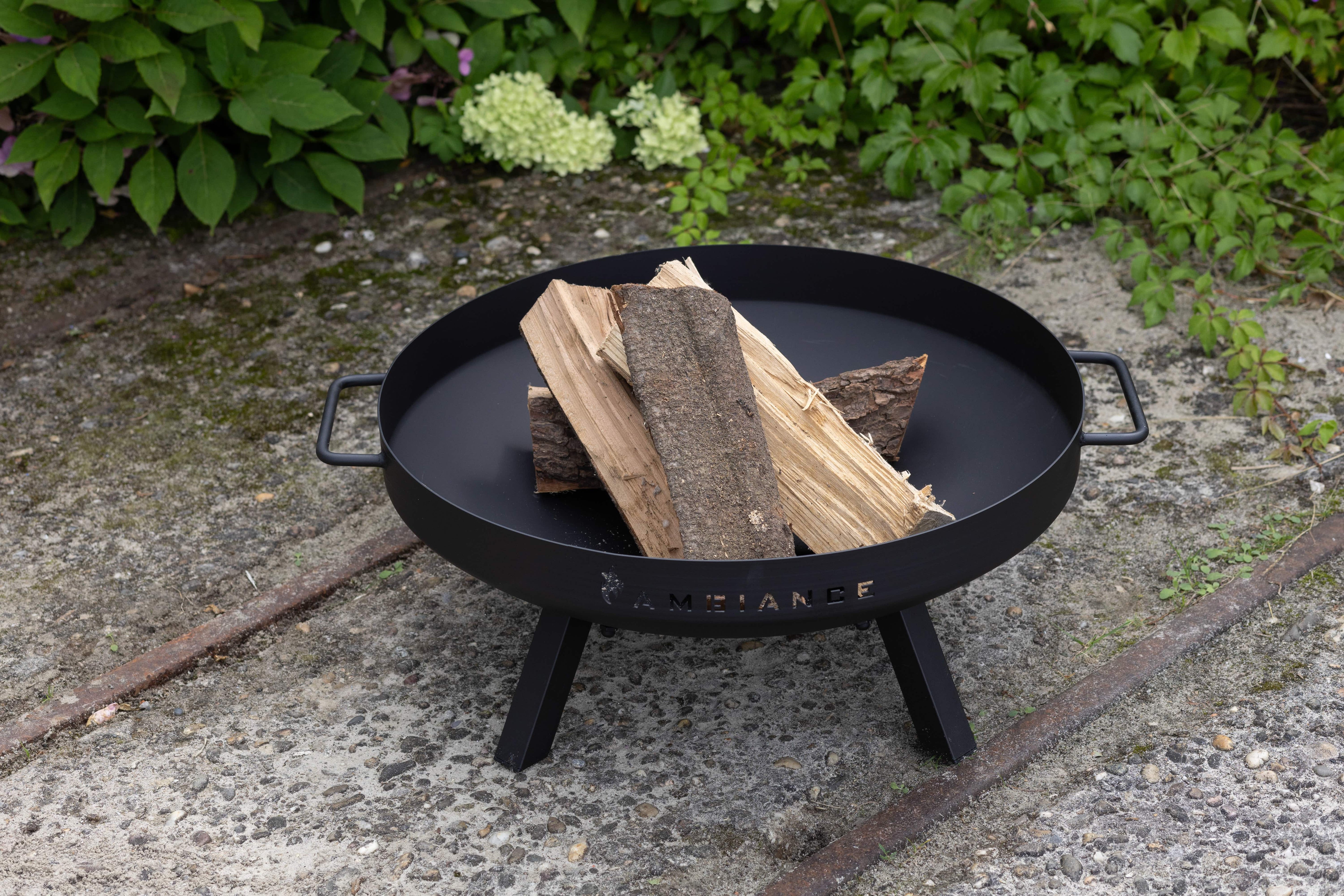 eiserne-feuerschale-geschwaerzt-55cm