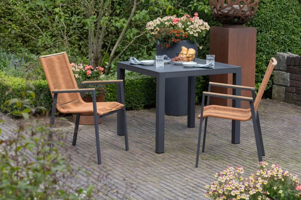 Dining Stapelsessel Alicante Rope Terracotta mit Teakarmlehne