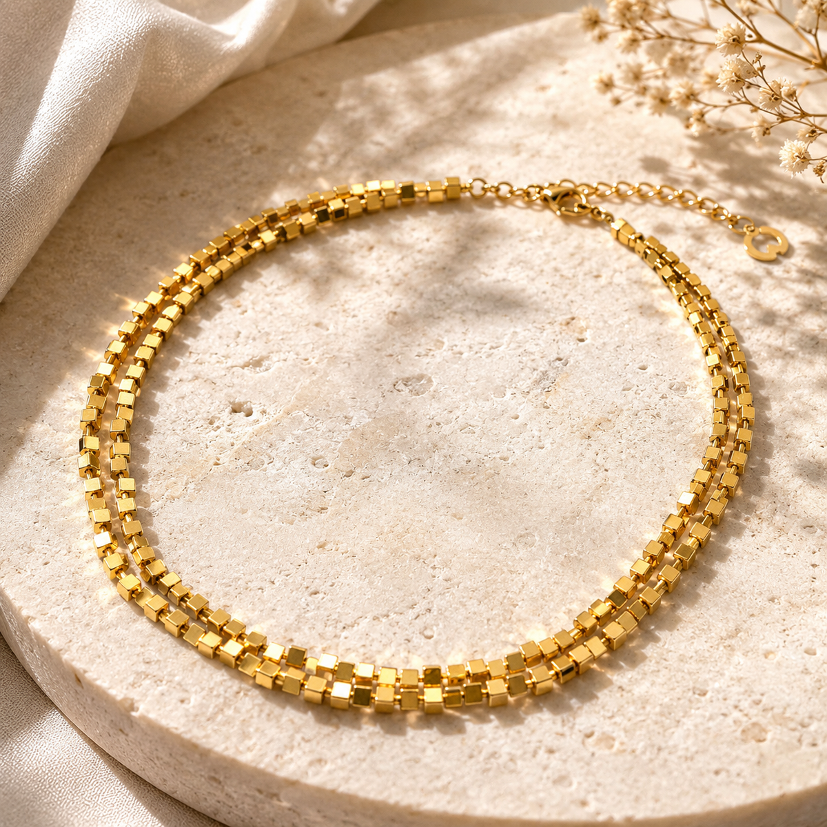 Petra Waszak: Collier "Quadrados de Oro"