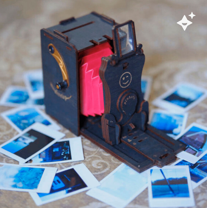 Vorteilsaktion: 3D-Holzpuzzle, Sofortbildkamera Bausatz inkl. Fujifilm Instax + gratis Stativ