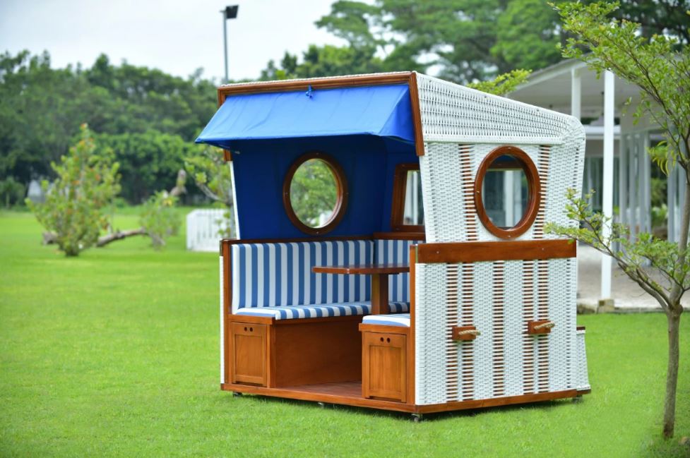 Gosch-Lounge Strandkorb 6-Sitzer Mahagoni - PE weiß - Modell blau/weiß