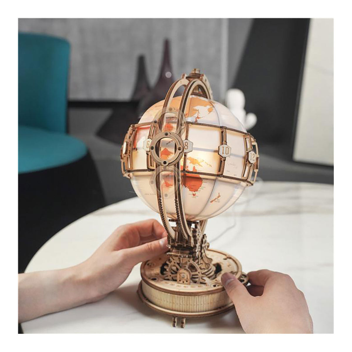 3D-Holzpuzzle Globus beleuchtet