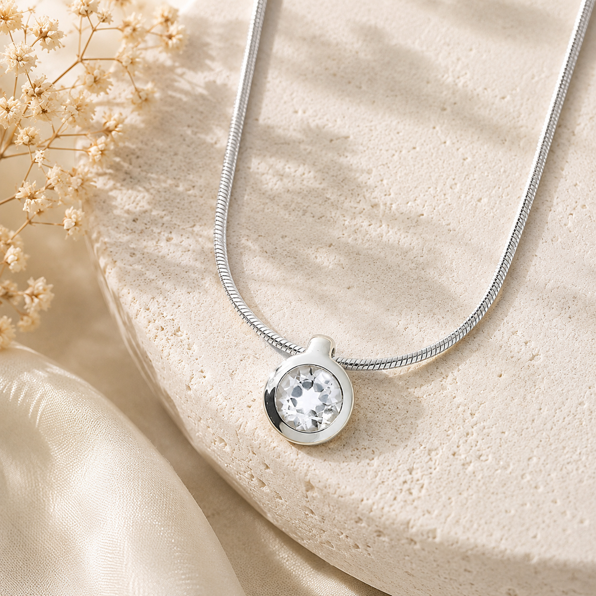 Kettenanhänger Silber mit weißem Topas (7mm) und Schlangenkette