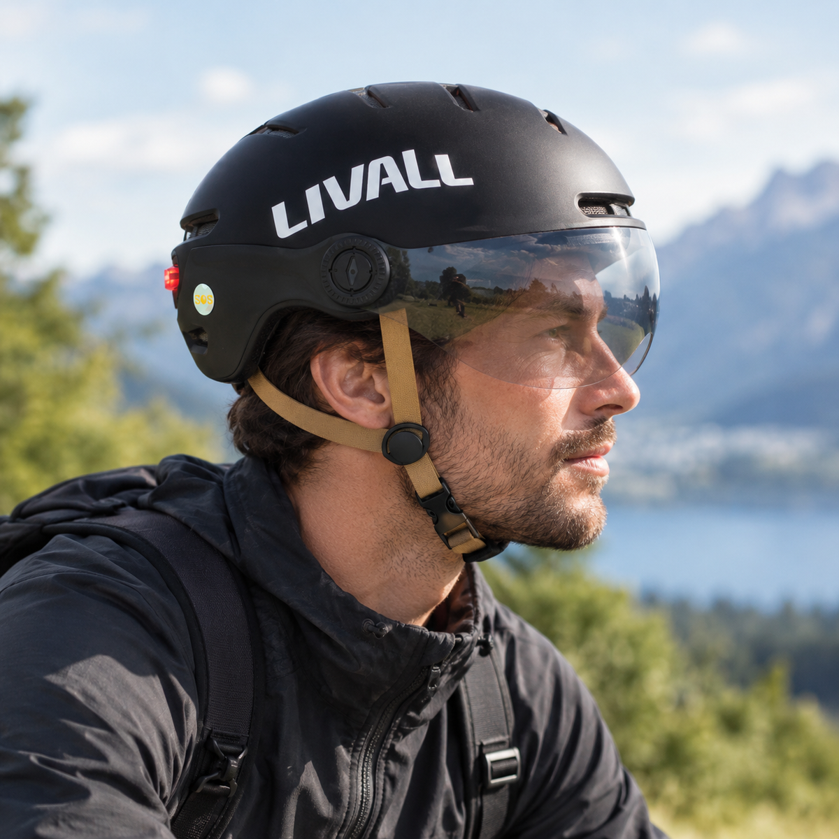 Fahrradhelm mit Visier, Bremslicht und SOS-Alarm L23