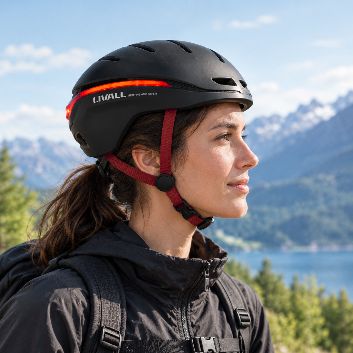 Fahrradhelm mit Bremslicht, Blinker und SOS-Alarm