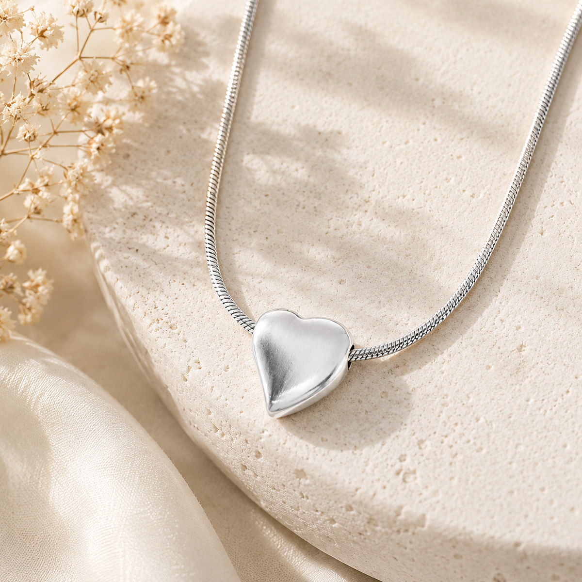 Kettenanhänger von Herzen mit Kette