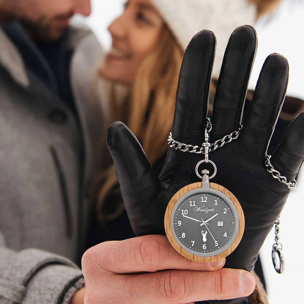 Taschenuhr Eiche Zeitlos